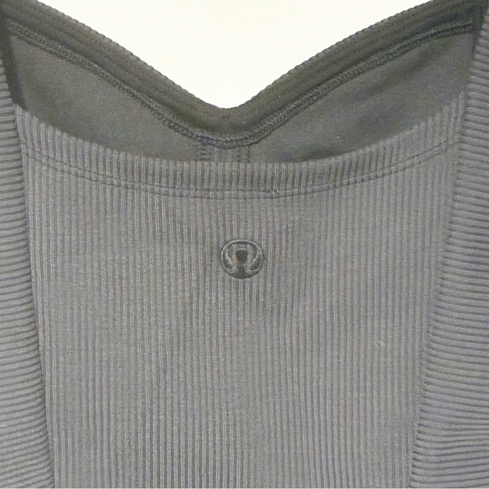 Lululemon Size XS Black Ribbed Softstreme Sweetheart‎ Tank Top - Picture 6 of 6